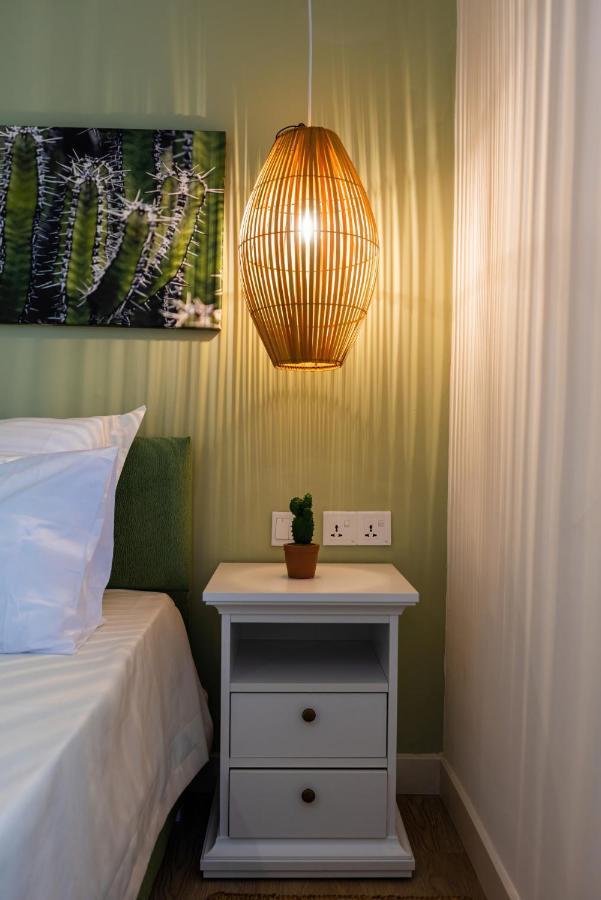 Les Cerisiers Beach Residence, Cosy And Modern 3 Bedroom Apartment Located 50 Metres From The Beach And From All Amenities And Restaurants On The Coastal Road Flic-en-Flacq Eksteriør bilde