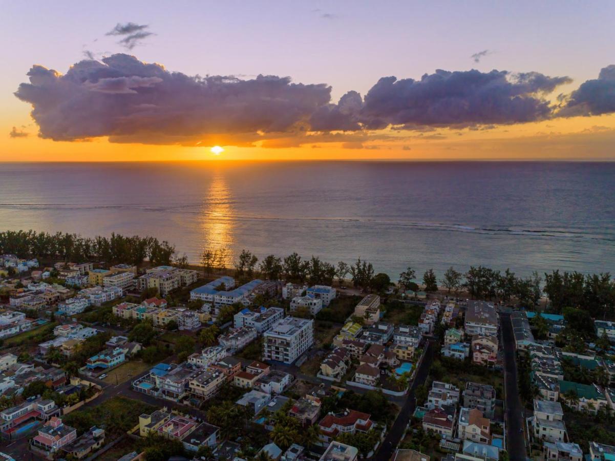 Les Cerisiers Beach Residence, Cosy And Modern 3 Bedroom Apartment Located 50 Metres From The Beach And From All Amenities And Restaurants On The Coastal Road Flic-en-Flacq Eksteriør bilde