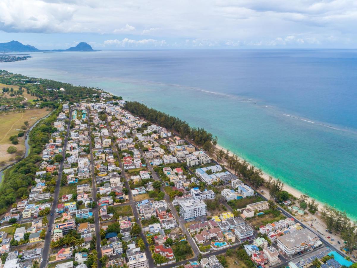 Les Cerisiers Beach Residence, Cosy And Modern 3 Bedroom Apartment Located 50 Metres From The Beach And From All Amenities And Restaurants On The Coastal Road Flic-en-Flacq Eksteriør bilde
